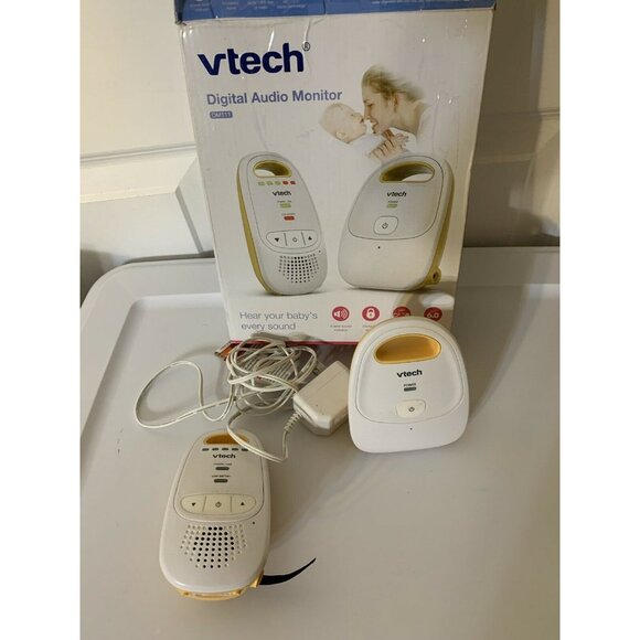 VTech, DM111 Audio‎ Baby Monitor with up to 1,000 ft of Range,Belt Clip,Yellow - Picture 5 of 6
